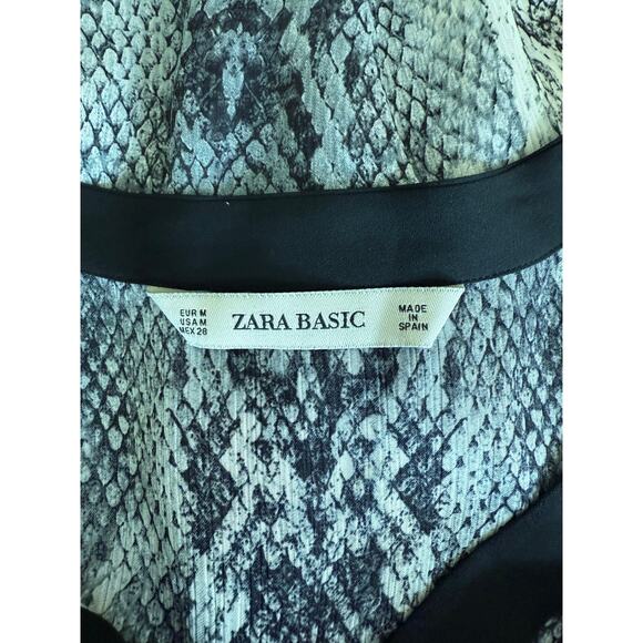 Zara Basic Snake Skin Print V-Neck Top Size Medium - Picture 6 of 6